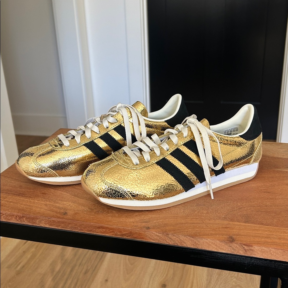 Rare Adidas Metallic Gold Country OG - Picture 5 of 12